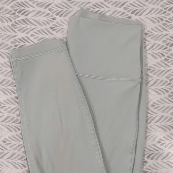 Lululemon wundertrain leggings 25” light blue - Picture 3 of 5